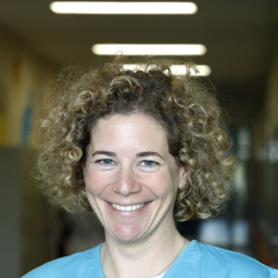 dr. Perjés Zsófia portré