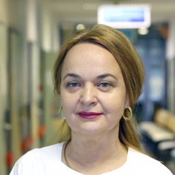dr. Györkös Beáta portré